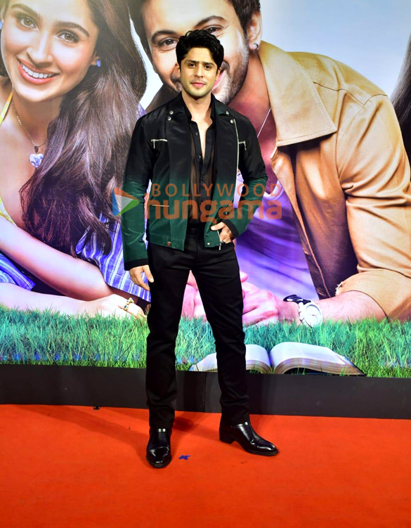 photos saba azad rohit saraf jibraan khan pashmina roshan and others grace the premiere of ishq vishk rebound 249 6