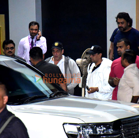 photos salman khan ranbir kapoor alia bhatt and nirvaan khan snapped at kalina airport 4