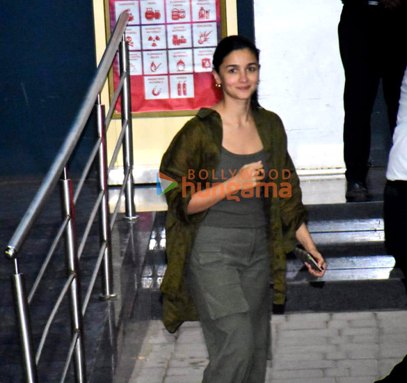 photos salman khan ranbir kapoor alia bhatt and nirvaan khan snapped at kalina airport 8