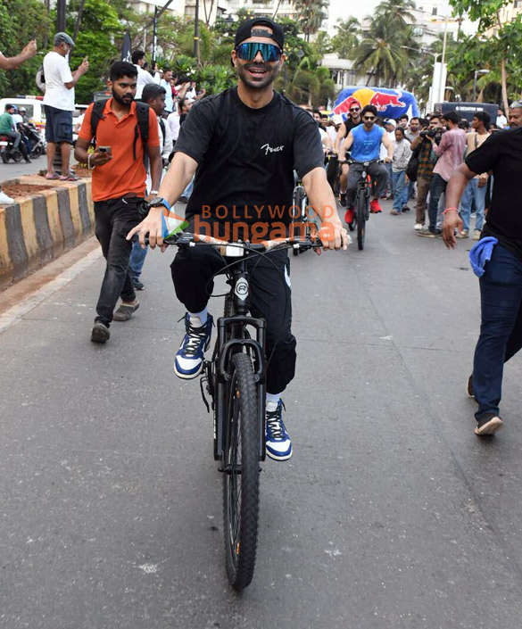 photos sunny kaushal taha shah badussha aditya seal and others attend bhamla foundations green ride cyclothon in bandra 6