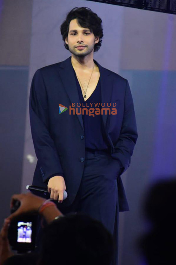photos taapsee pannu pashmina roshan rohit saraf and others snapped at flipkart glam up fest 2024 4