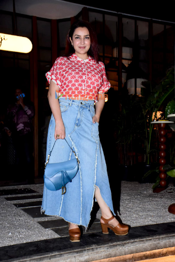 Photos: Tisca Chopra snapped in Bandra Photos: Tisca Chopra snapped in Bandra