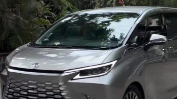 Ranbir Kapoor gets clicked as he arrives in his swanky car