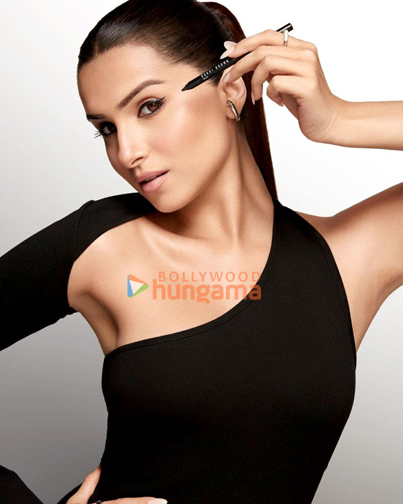 tara sutaria 2 158