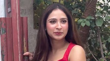 Pashmina Roshan looks so beautiful in this red hot outfit