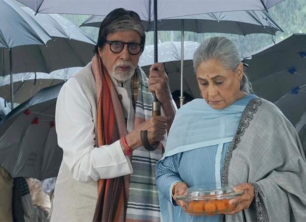 Amitabh Bachchan holds umbrella for Jaya Bachchan in adorable photo: “And the rain it raineth every day…”