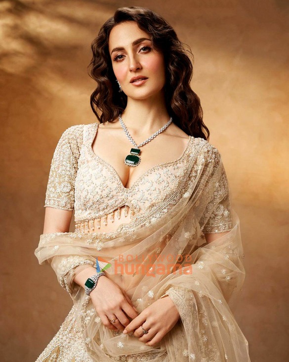 elli avrram 2 129