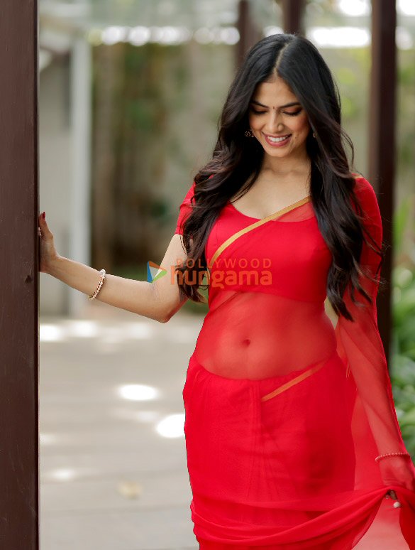 malavika mohanan 6 7