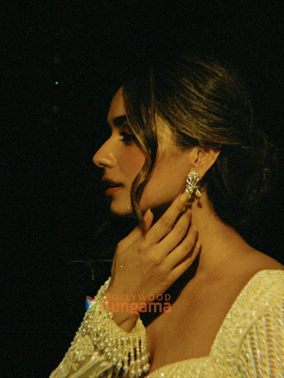 manushi chhillar 2 187
