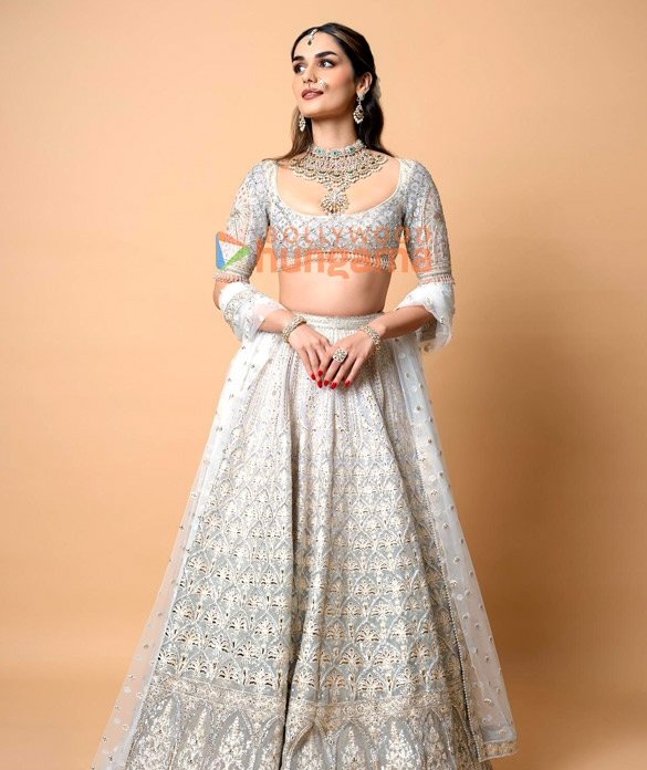 manushi chhillar 7 9