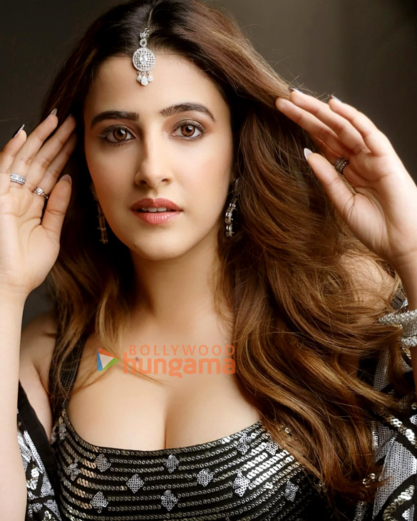 nupur sanon 1 7