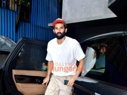 Photos: Aditya Roy Kapur snapped in Andheri