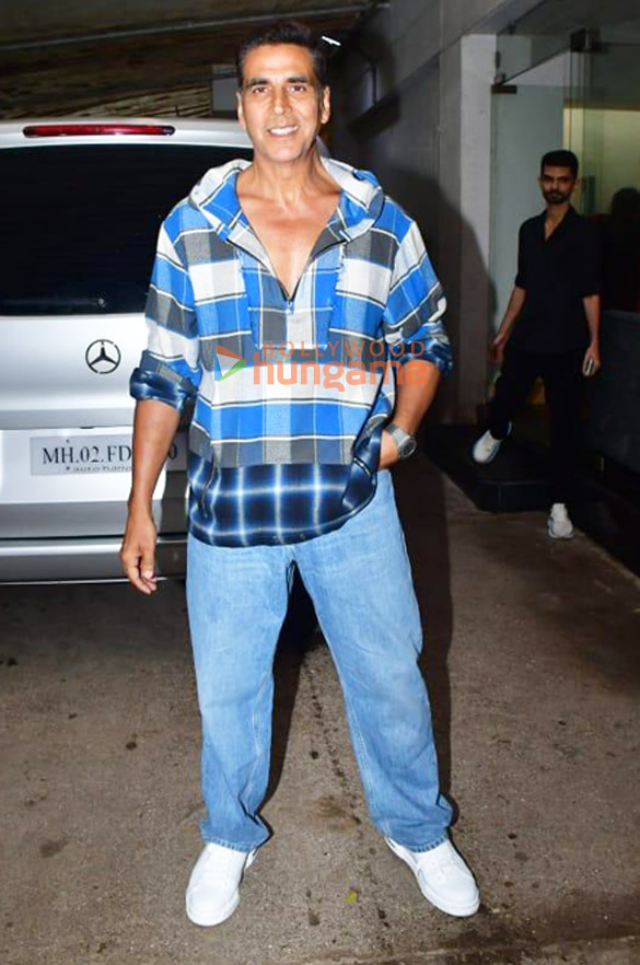 photos akshay kumar snapped promoting sarfira 1