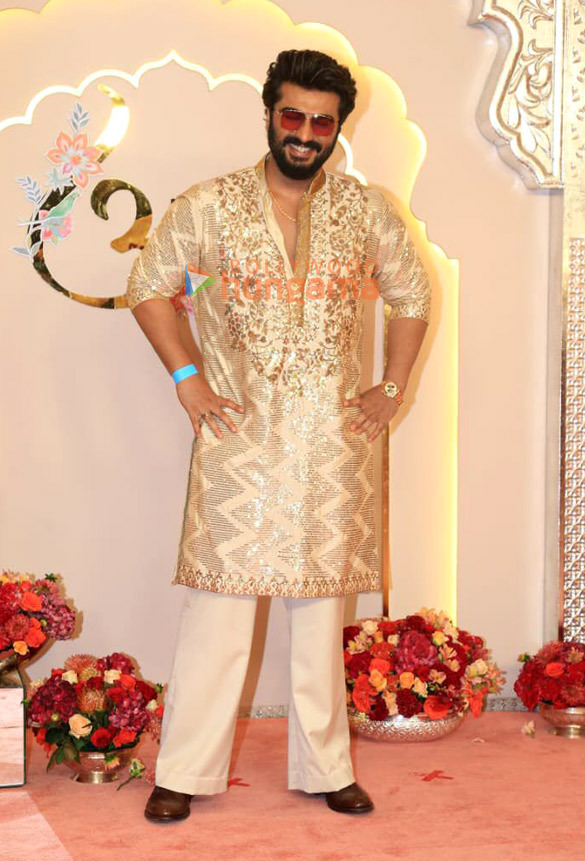 photos ananya panday john cena sara ali khan and others attend the wedding ceremony of anant ambani and radhika merchant 121 4 photos ananya panday john cena sara ali khan and others attend the wedding ceremony of anant ambani and radhika merchant 121 4