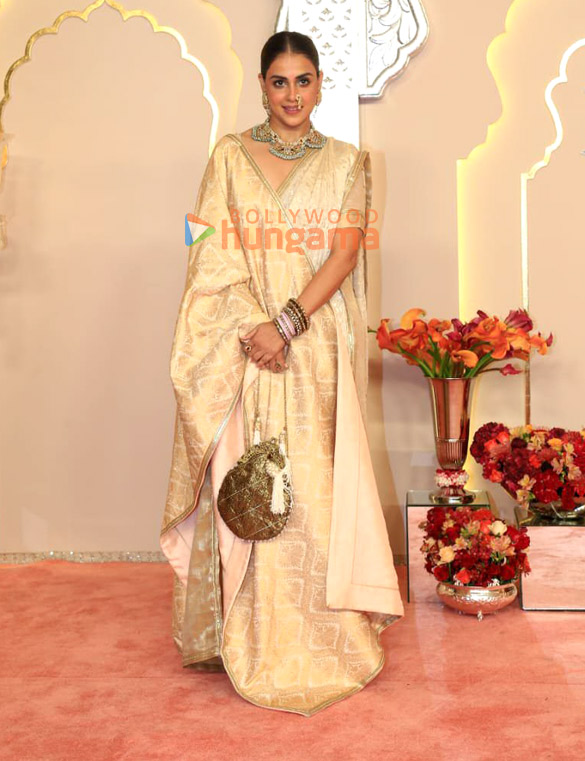 photos ananya panday john cena sara ali khan and others attend the wedding ceremony of anant ambani and radhika merchant 605 2 photos ananya panday john cena sara ali khan and others attend the wedding ceremony of anant ambani and radhika merchant 605 2