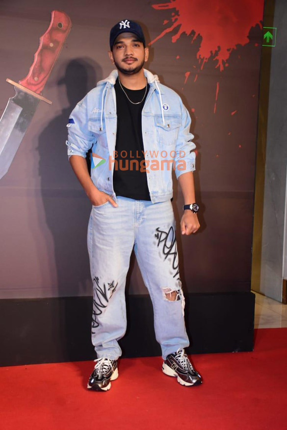 photos ananya panday varun dhawan karan johar and others grace the premiere of kill 18