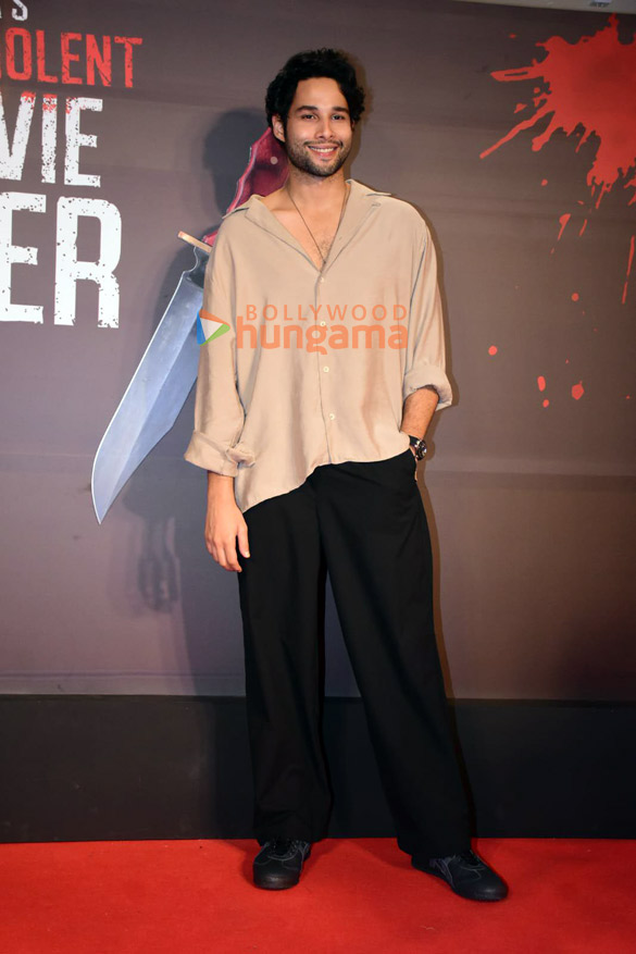 photos ananya panday varun dhawan karan johar and others grace the premiere of kill 8 2