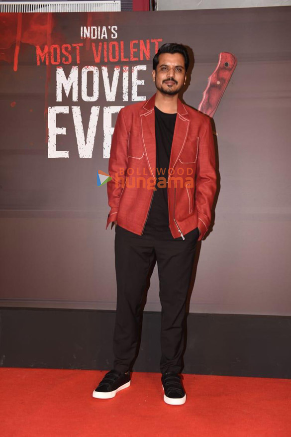 photos ananya panday varun dhawan karan johar and others grace the premiere of kill 9
