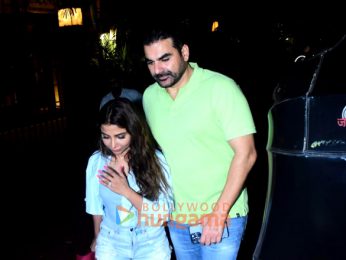Photos: Arbaaz Khan and Sshura Khan snapped at the hospital Photos: Arbaaz Khan and Sshura Khan snapped at the hospital
