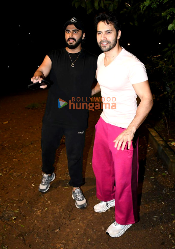 Photos: Arjun Kapoor and Varun Dhawan snapped in Bandra Photos: Arjun Kapoor and Varun Dhawan snapped in Bandra