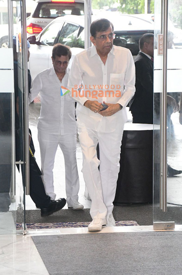 photos celebs attend the prayer meet of krishan kumars daughter tishaa kumar 13