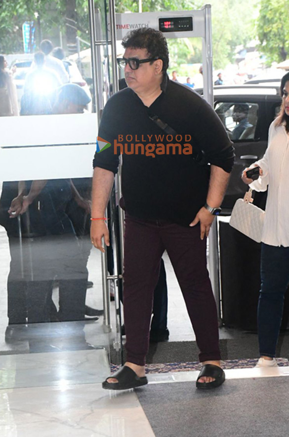 photos celebs attend the prayer meet of krishan kumars daughter tishaa kumar 21