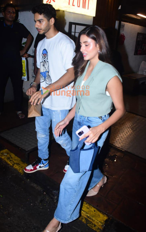 photos ishaan khatter snapped at izumi in bandra 3