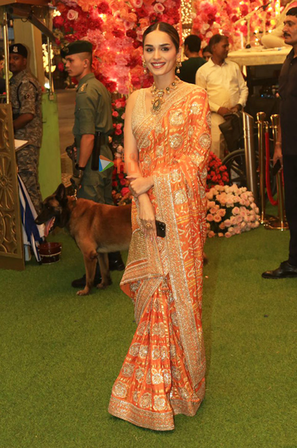 photos janhvi kapoor manushi chhillar and others attend anant ambani and radhika merchants mameru ceremony in antilia mumbai 6