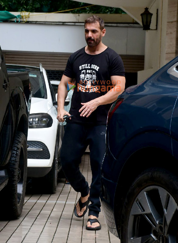 photos john abraham spotted at a dubbing studio in khar 4