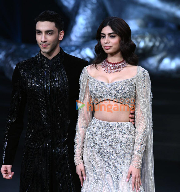photos khushi kapoor and vedang raina walk the ramp for gaurav gupta at india couture week 2024 2