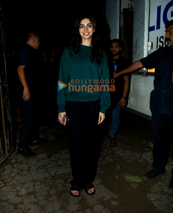 Photos: Khushi Kapoor snapped in Juhu | Parties & Events