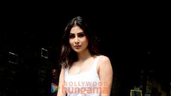 Photos: Mouni Roy snapped at Hakkasan in Bandra