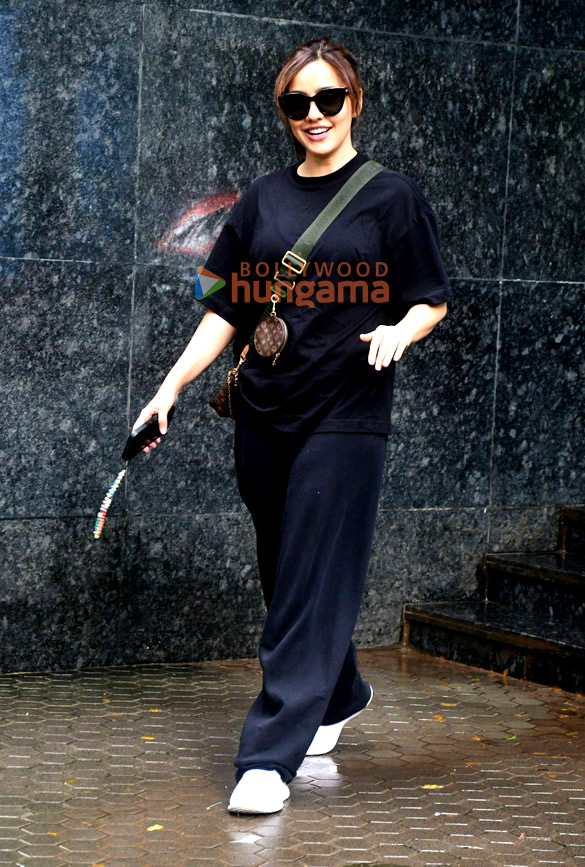 Photos: Neha Sharma snapped outside a clinic in Santacruz Photos: Neha Sharma snapped outside a clinic in Santacruz