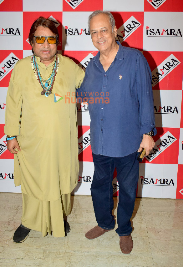 photos neil nitin mukesh sonu nigam javed akhtar udit narayan anu malik and others attend isamras event to pay tribute to legendary singer mukesh 14