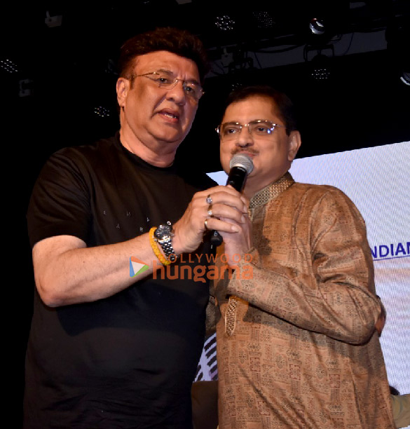 photos neil nitin mukesh sonu nigam javed akhtar udit narayan anu malik and others attend isamras event to pay tribute to legendary singer mukesh 8