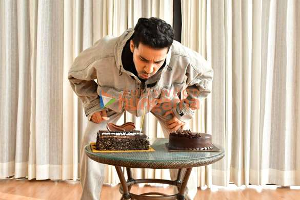 photos raghav juyal celebrates birthday with media 4