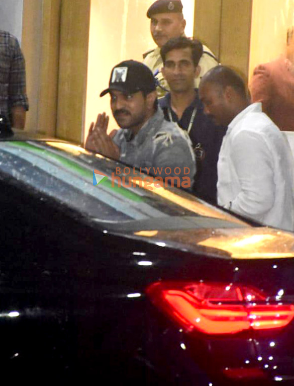photos ram charan snapped at kalina airport 3