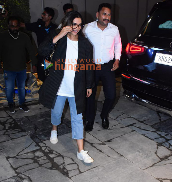 Photos: Ranveer Singh and Deepika Padukone snapped at PVR, Juhu Photos: Ranveer Singh and Deepika Padukone snapped at PVR, Juhu