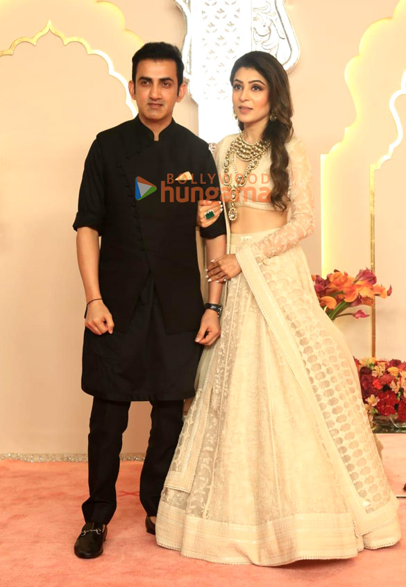 photos shah rukh khan salman khan aishwarya rai bachchan amitabh bachchan janhvi kapoor ananya panday john cena sara ali khan and others attend the wedding ceremony of anant ambani and radhika 12 photos shah rukh khan salman khan aishwarya rai bachchan amitabh bachchan janhvi kapoor ananya panday john cena sara ali khan and others attend the wedding ceremony of anant ambani and radhika 12