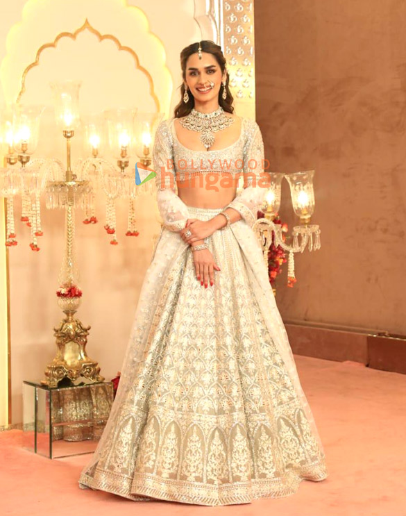 photos shah rukh khan salman khan aishwarya rai bachchan amitabh bachchan janhvi kapoor ananya panday john cena sara ali khan and others attend the wedding ceremony of anant ambani and radhika 9 photos shah rukh khan salman khan aishwarya rai bachchan amitabh bachchan janhvi kapoor ananya panday john cena sara ali khan and others attend the wedding ceremony of anant ambani and radhika 9