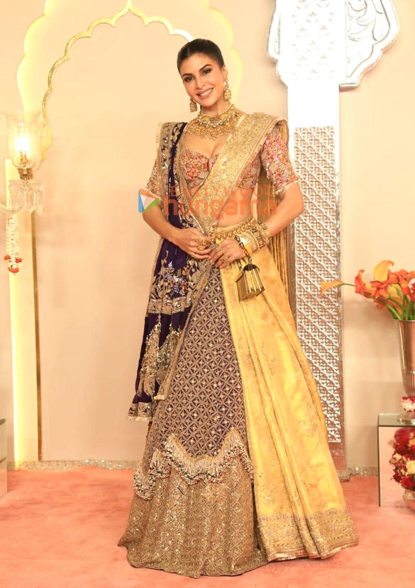 photos shah rukh khan salman khan aishwarya rai bachchan amitabh bachchan janhvi kapoor ananya panday john cena sara ali khan and others attend the wedding ceremony of anant ambani and radhika 11 photos shah rukh khan salman khan aishwarya rai bachchan amitabh bachchan janhvi kapoor ananya panday john cena sara ali khan and others attend the wedding ceremony of anant ambani and radhika 11