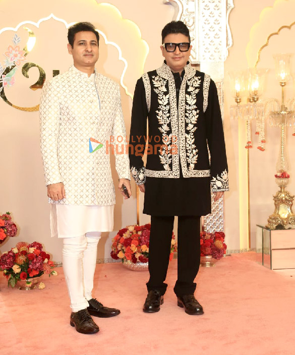 photos shah rukh khan salman khan ananya panday john cena sara ali khan and others attend the wedding ceremony of anant ambani and radhika merchant 1145 7 photos shah rukh khan salman khan ananya panday john cena sara ali khan and others attend the wedding ceremony of anant ambani and radhika merchant 1145 7