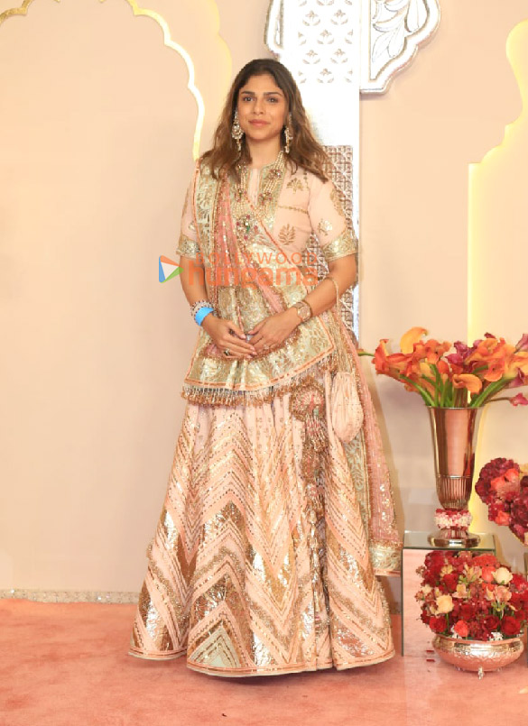 photos shah rukh khan salman khan ananya panday john cena sara ali khan and others attend the wedding ceremony of anant ambani and radhika merchant 1489 9 photos shah rukh khan salman khan ananya panday john cena sara ali khan and others attend the wedding ceremony of anant ambani and radhika merchant 1489 9