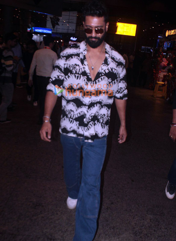 photos vicky kaushal snapped at the airport 2 5