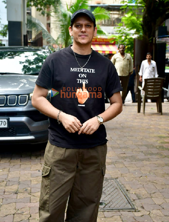 photos vijay varma snapped in andheri 5
