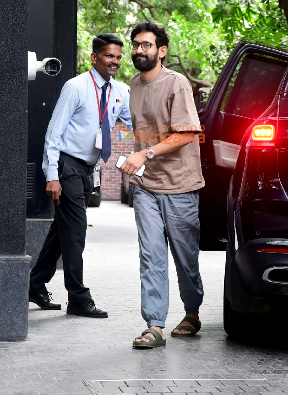 Photos: Vikrant Massey snapped at Excel Entertainment’s office in Khar