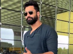 Punjabi Munda! Vicky Kaushal greets paps at the airport