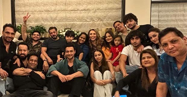 Salman Khan celebrates rumoured girlfriend Iulia Vantur’s birthday with his family, see photos 
