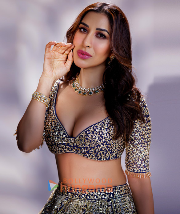 sophie choudry 19 3