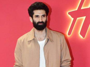 That look is absolutely fire! Aditya Roy Kapur gets clicked by paps That look is absolutely fire! Aditya Roy Kapur gets clicked by paps